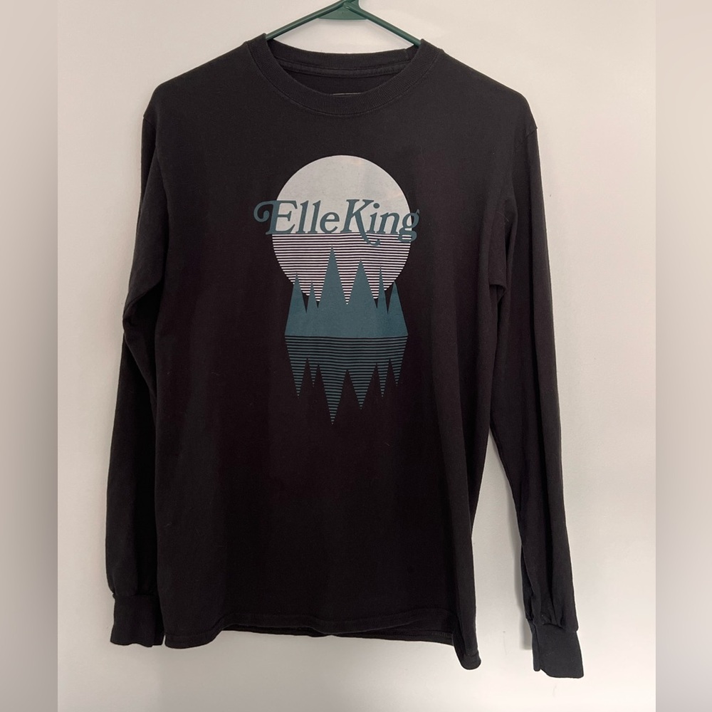 FREE WITH PURCHASE Elle King long-sleeved concert t-shirt 🌲